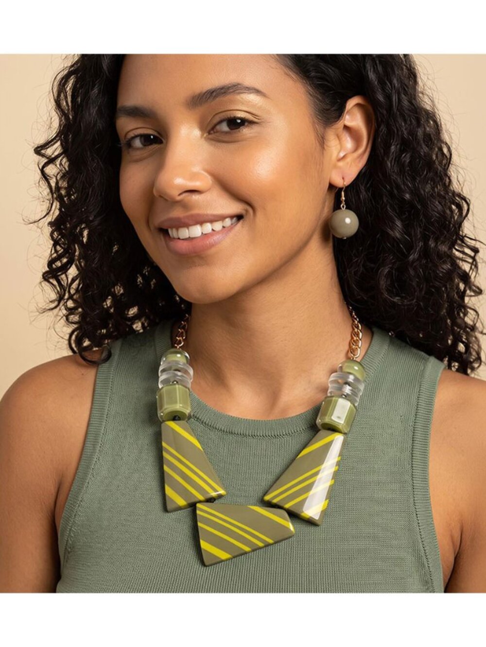 Tigerstars Chunky Olive Green Geometric Striped Resin Beaded Necklace